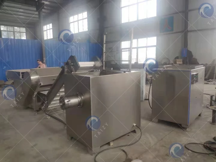 ماكينة فرم اللحوم التجارية