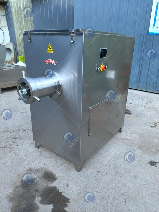 آلة طحن اللحوم