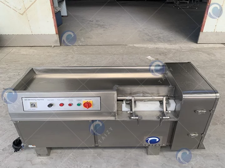 Máquina de cortar e picar carne enviada para a Austrália 2 Máquina de cortar e picar carne à venda