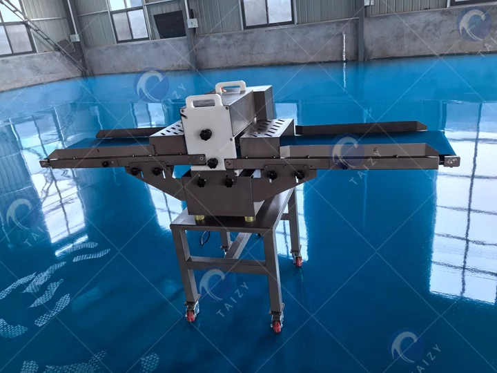 Meat cutting machine