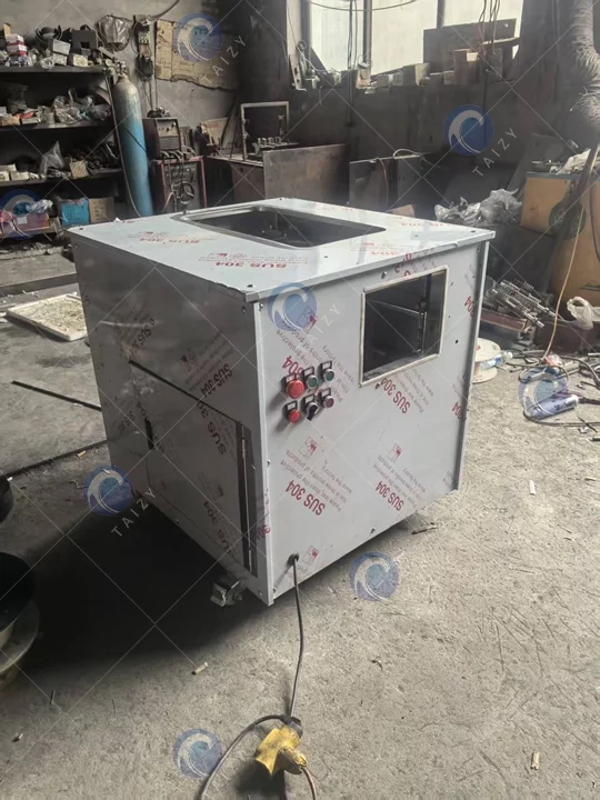 Fish cutting machine