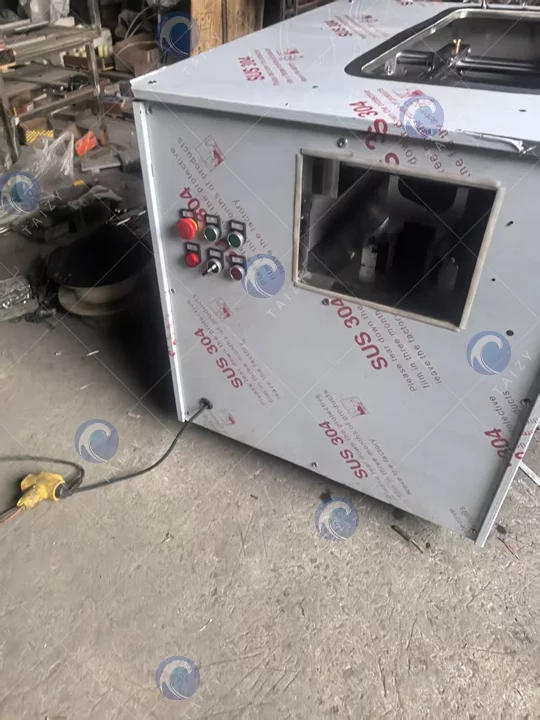 Fish fillet slicing machine
